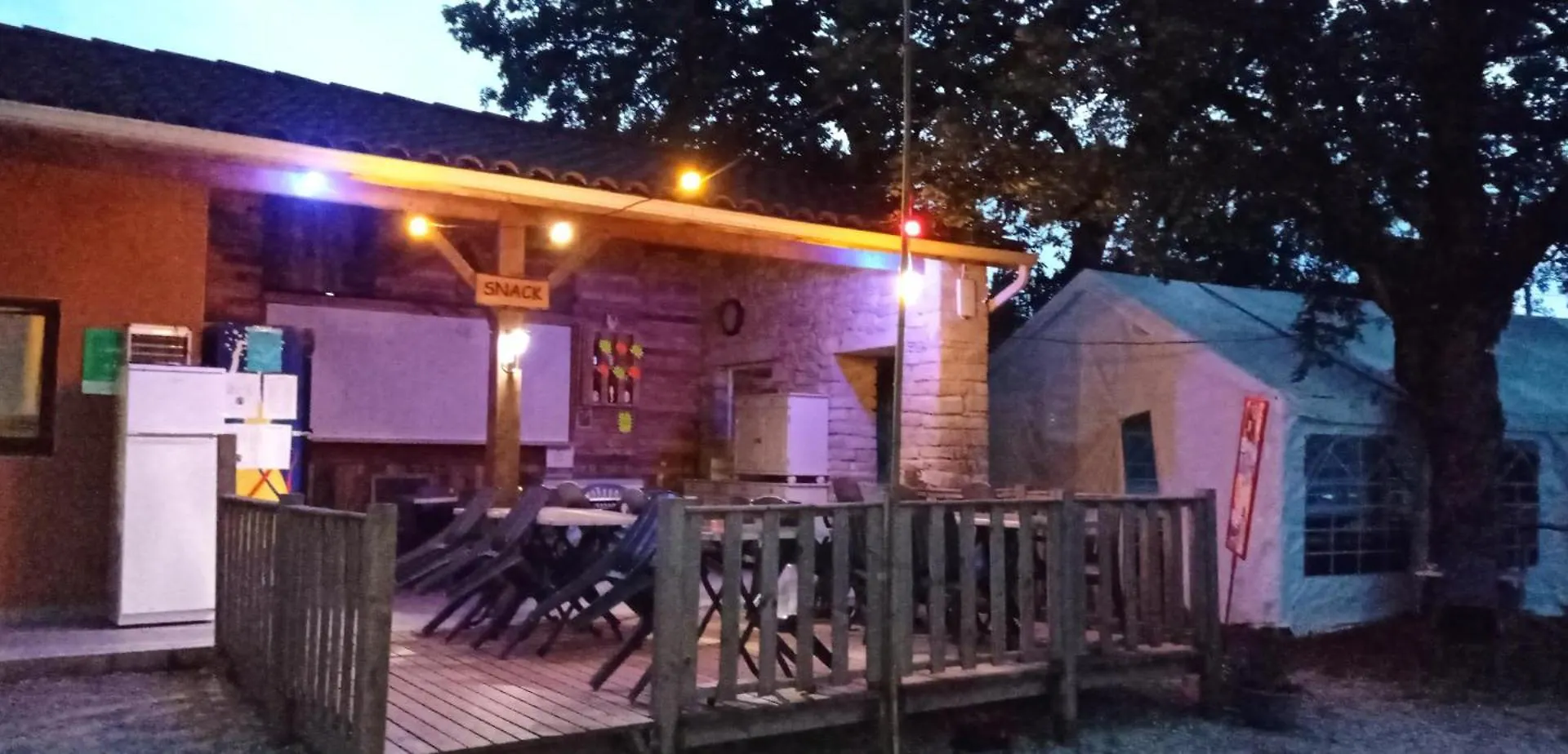 Cabane Insolite Et Cocooning 2 Personnes-Camping Le Bel Air- L'Erable Limogne-en-Quercy 0*,  Francia